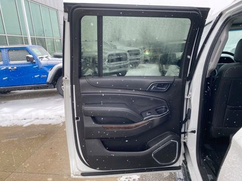 Used 2017 Chevrolet Suburban LT image 21