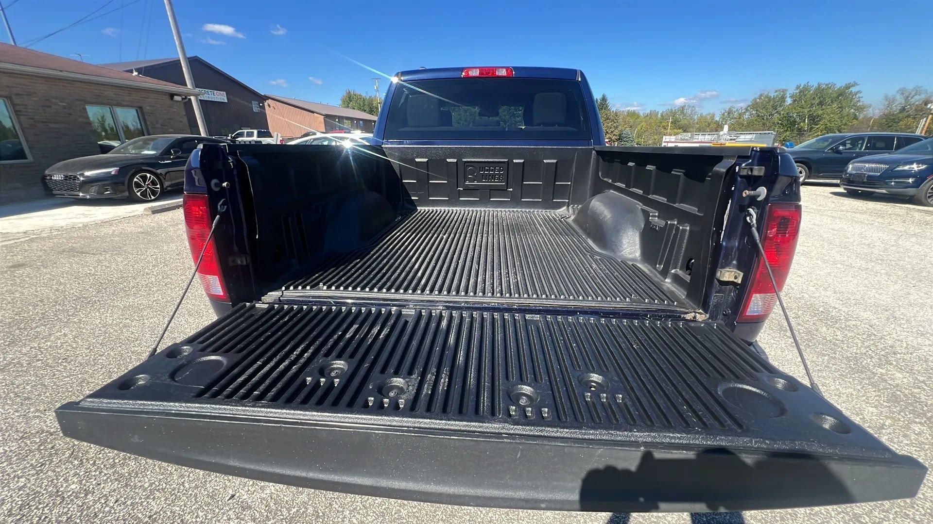 Used 2016 RAM 1500 Express AWD/4WD image 8