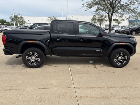 Used 2024 GMC Canyon AT4 AWD/4WD image 8