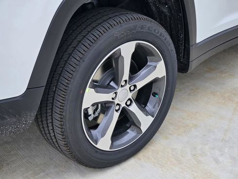New 2026 Jeep Grand Cherokee L Limited RWD image 38
