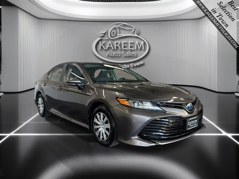 Used 2020 Toyota Camry LE w/ Sunroof Package FWD image 3