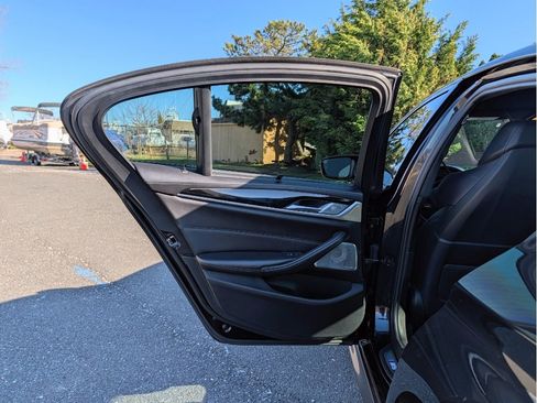 Used 2018 BMW M5 w/ Executive Package image 13