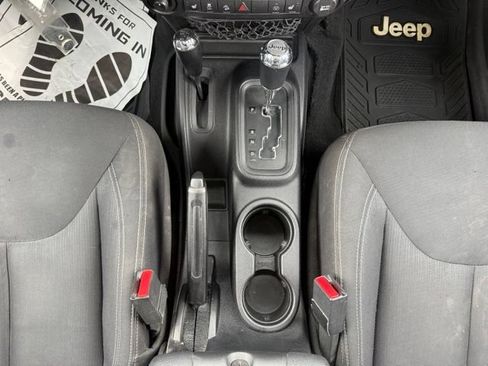 Used 2016 Jeep Wrangler Unlimited Sahara w/ Connectivity Group AWD/4WD image 26