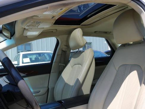 Used 2013 Lincoln MKZ FWD image 8