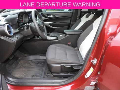 Certified 2024 Chevrolet Trax LS FWD image 14