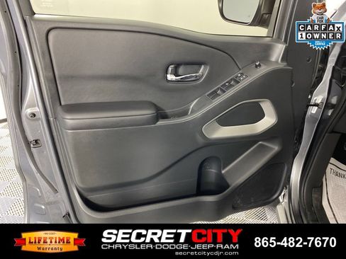 Used 2025 Nissan Frontier SV w/ SV Convenience Package AWD/4WD image 12