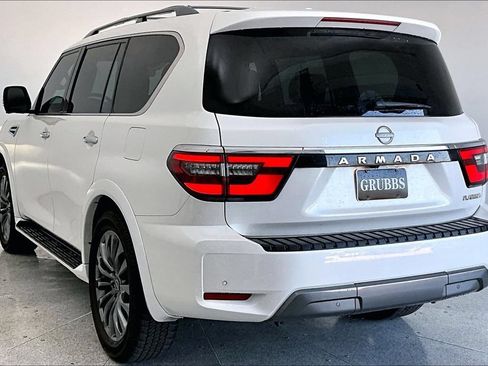 Used 2024 Nissan Armada Platinum w/ Captain's Chairs Package RWD image 11