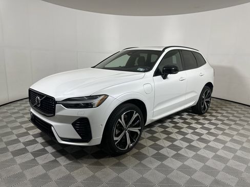 Used 2022 Volvo XC60 T8 R-Design w/ Advanced Package AWD/4WD image 3