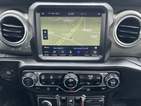 Used 2023 Jeep Wrangler Sahara w/ Cold Weather Group image 19