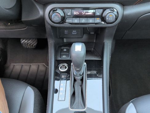 Used 2023 Nissan Kicks SR w/ SR Premium Package FWD image 25