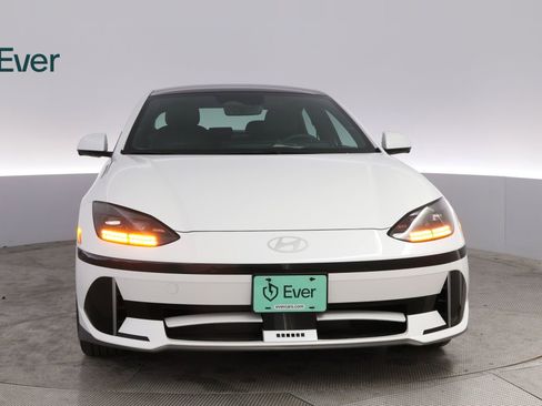 Used 2024 Hyundai Ioniq 6 Limited image 12