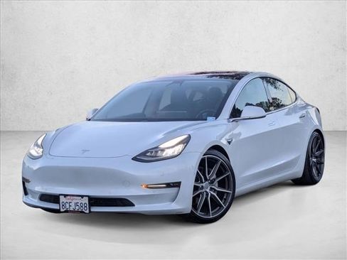 Used 2018 Tesla Model 3 Long Range image 1