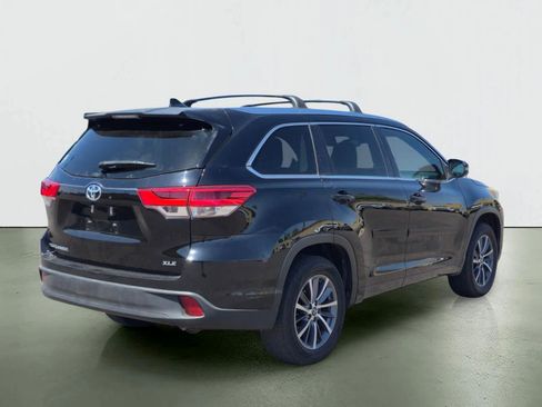 Used 2017 Toyota Highlander XLE image 7