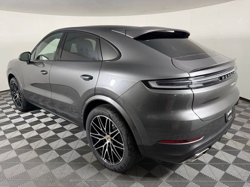 New 2025 Porsche Cayenne Coupe image 3