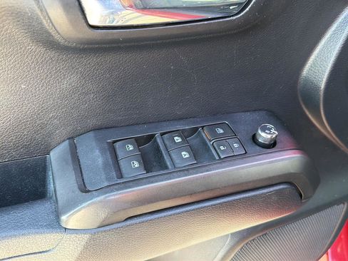 Used 2018 Toyota Tacoma TRD Sport AWD/4WD image 33
