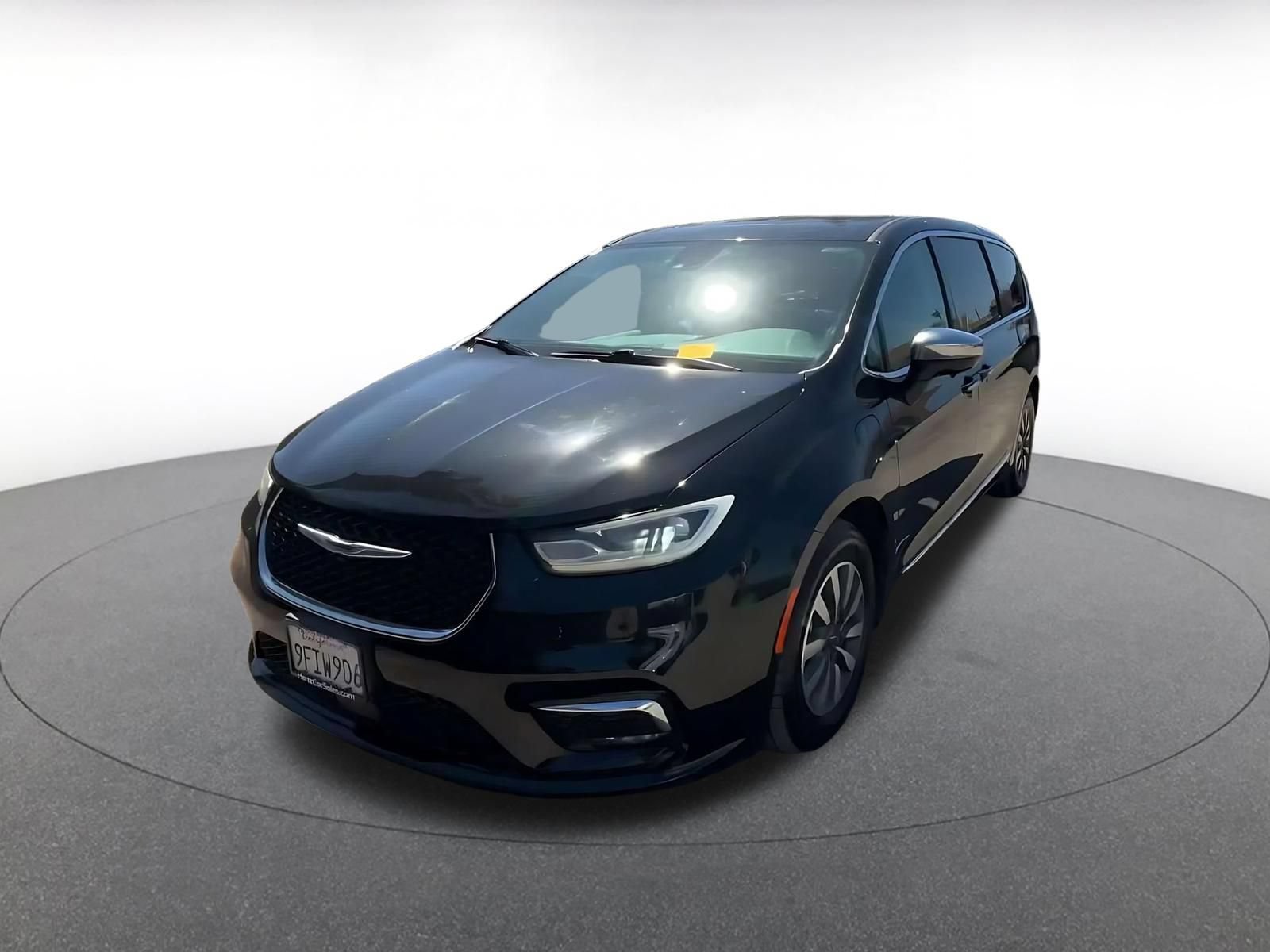 Used 2023 Chrysler Pacifica Limited FWD image 6
