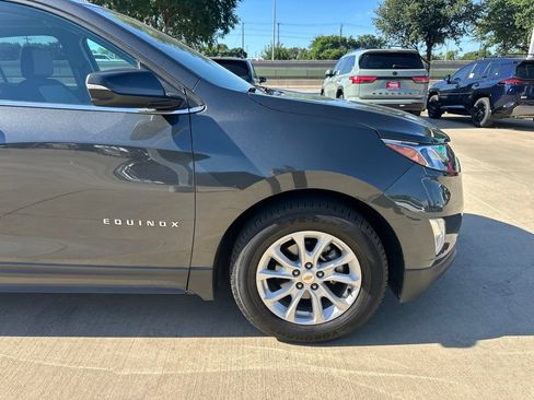 Used 2018 Chevrolet Equinox LT w/ Sun & Infotainment Package FWD image 11