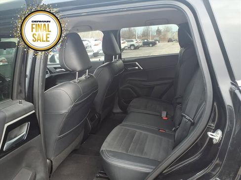 Used 2024 Mitsubishi Outlander SE image 9