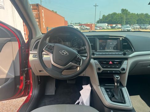 Used 2018 Hyundai Elantra SEL FWD image 10