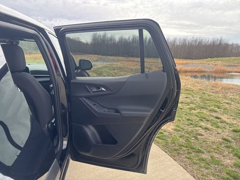 New 2026 Chevrolet Equinox LT FWD image 32