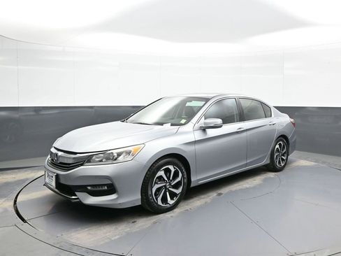 Used 2017 Honda Accord EX-L image 10