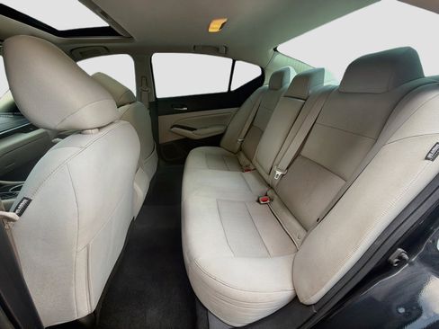 Used 2022 Nissan Altima 2.5 SV w/ SV Premium Package AWD/4WD image 28