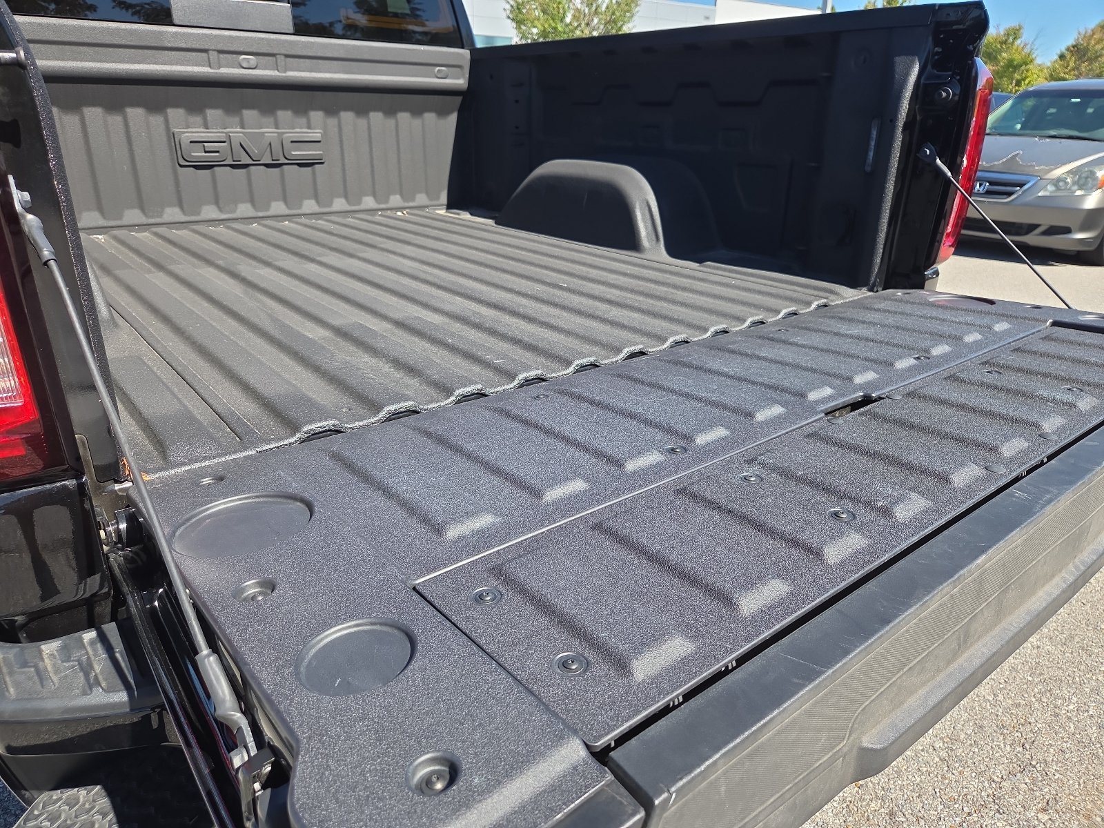 Used 2025 GMC Sierra 1500 Denali Ultimate AWD/4WD image 9