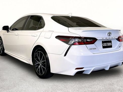 Used 2024 Toyota Camry SE FWD image 15