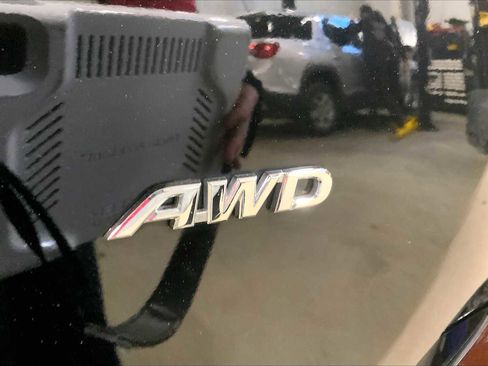 Used 2017 Toyota RAV4 LE w/ Carpet Mat Package image 10