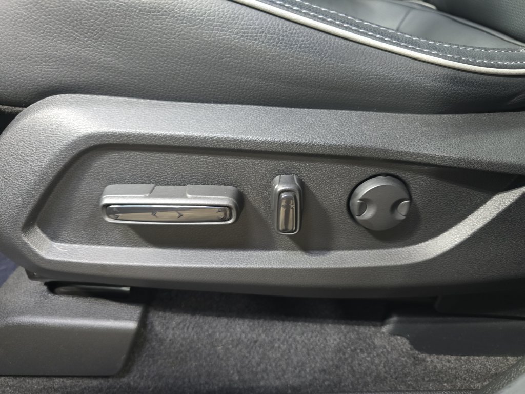 Used 2025 Honda Pilot Elite image 30
