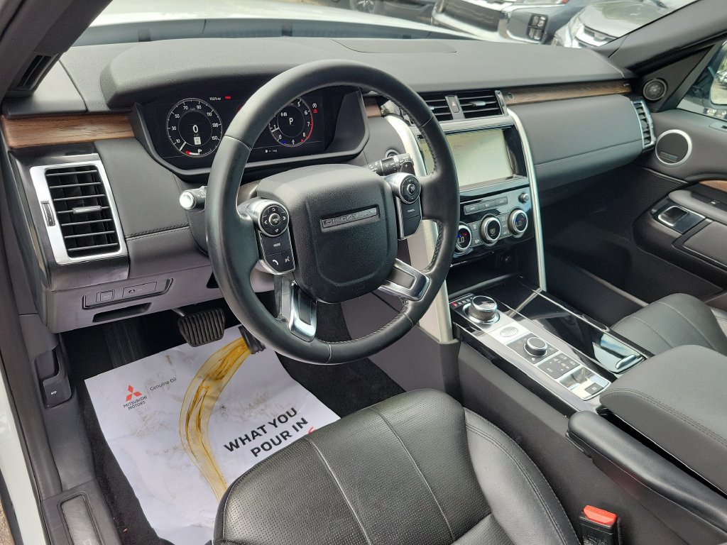 Used 2018 Land Rover Discovery HSE AWD/4WD image 23