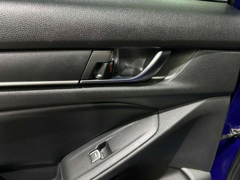 Used 2018 Honda Accord Sport image 32