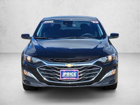 Used 2025 Chevrolet Malibu LT FWD image 2