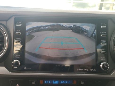 Used 2020 Toyota Tacoma TRD Sport image 31