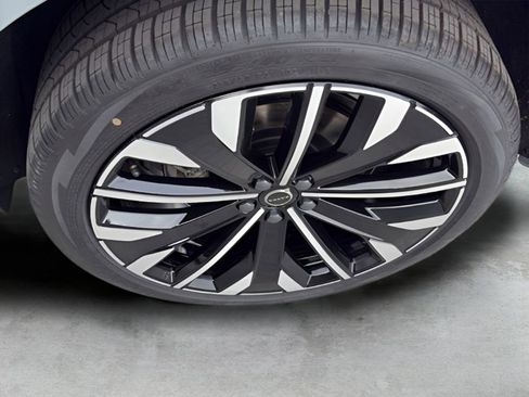 New 2026 Volvo XC60 T8 Ultra w/ Protection Package Premier image 18