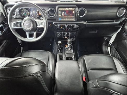 Used 2023 Jeep Wrangler Unlimited Sahara w/ Cold Weather Group AWD/4WD image 18