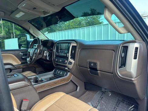 Used 2019 GMC Sierra 3500 Denali w/ Duramax Plus Package AWD/4WD image 26