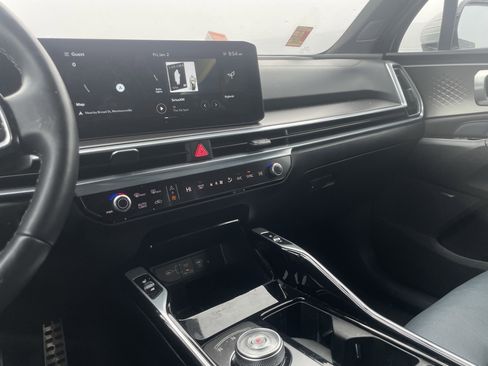 Certified 2025 Kia Sorento SX Prestige image 23