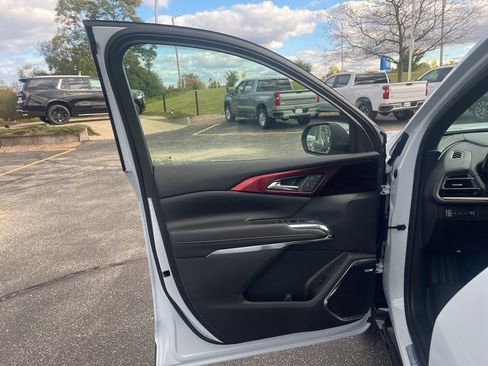 New 2026 Chevrolet Traverse RS w/ LPO, Floor Liner Package image 7