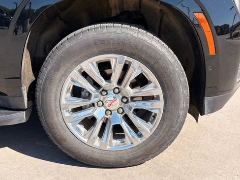 Used 2025 GMC Yukon XL Denali AWD/4WD image 6