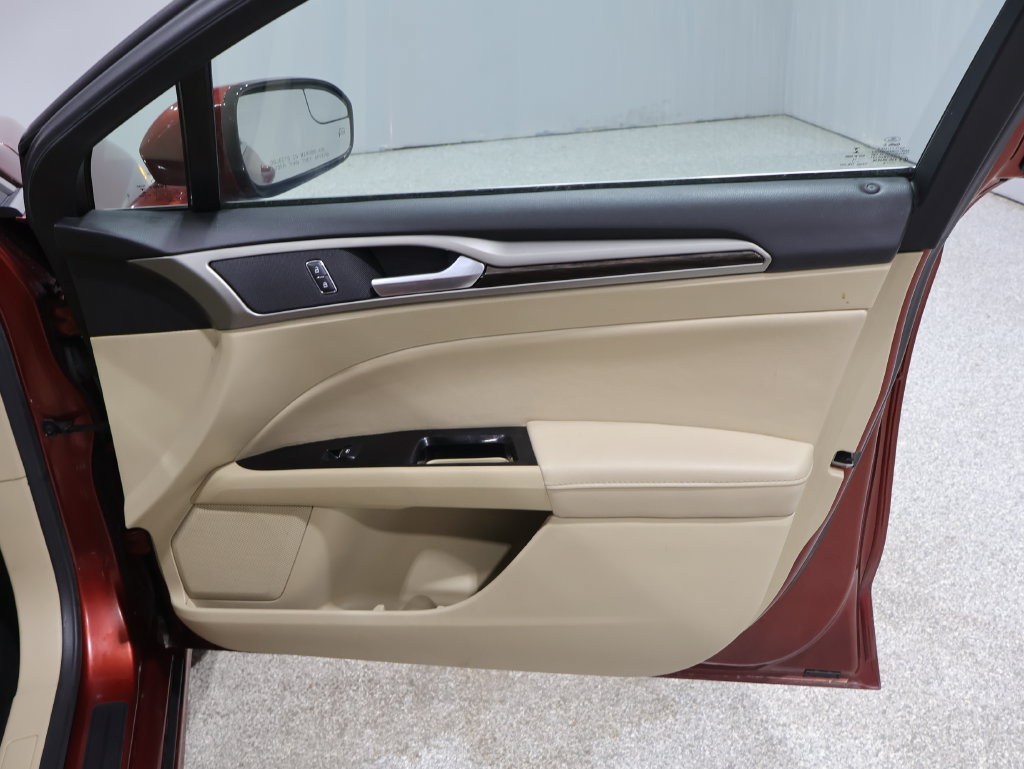 Used 2014 Ford Fusion SE w/ Equipment Group 202A FWD image 23