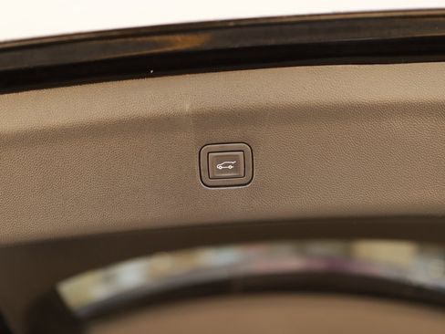 Used 2023 Buick Enclave Essence w/ Sport Touring Edition image 28