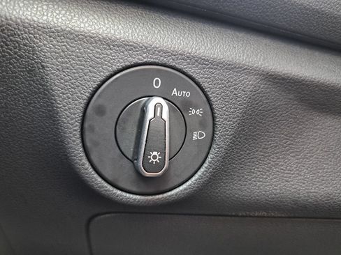 Used 2024 Volkswagen Jetta SE FWD image 15