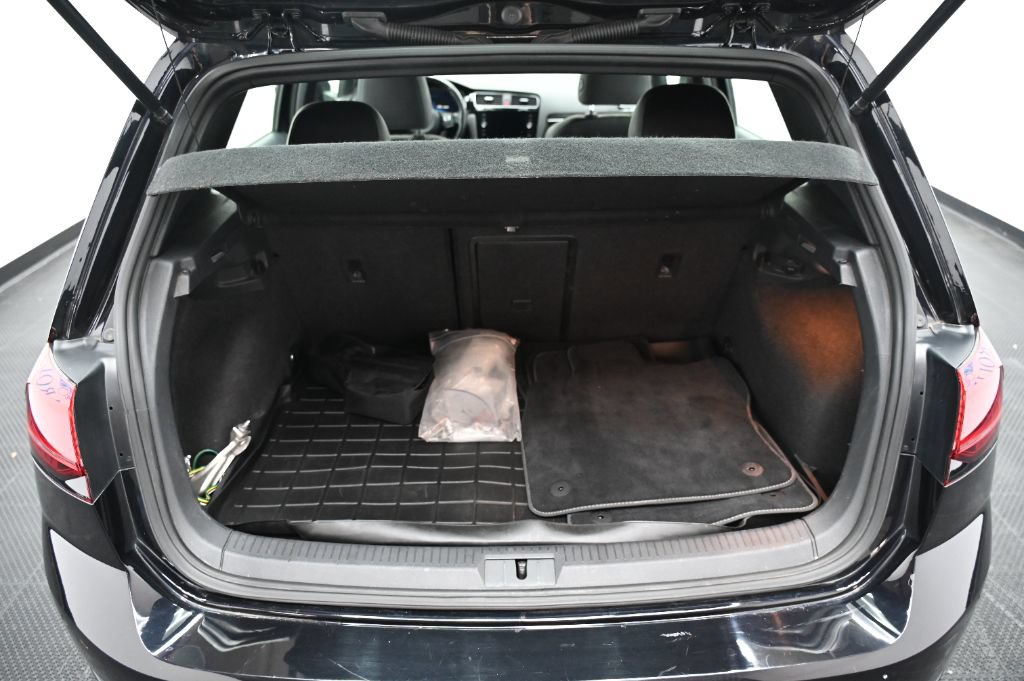 Used 2019 Volkswagen Golf R 4-Door AWD/4WD image 49