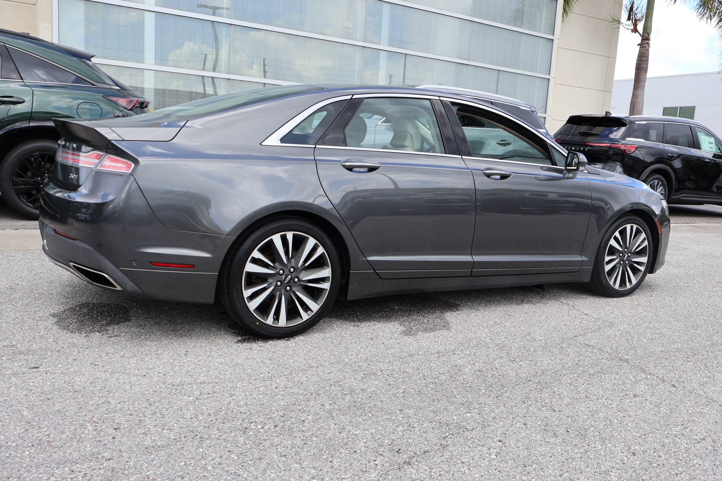 Used 2018 Lincoln MKZ Reserve w/ Technology Package FWD image 10