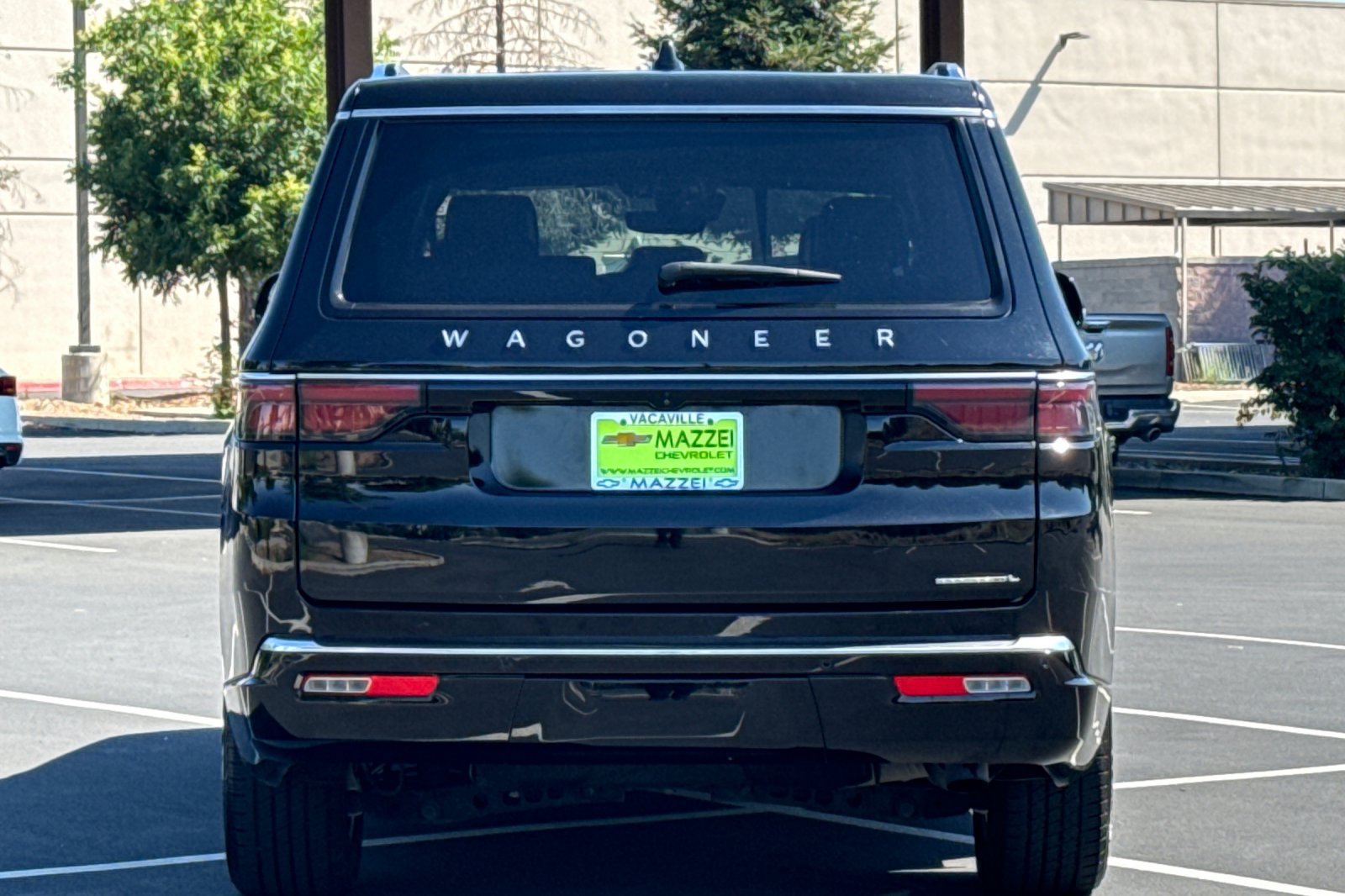 Used 2023 Jeep Wagoneer L Series II RWD image 12