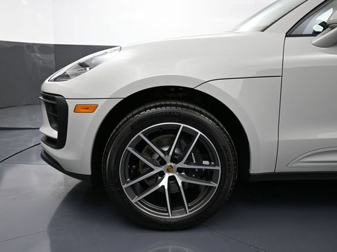 Certified 2026 Porsche Macan AWD/4WD image 12
