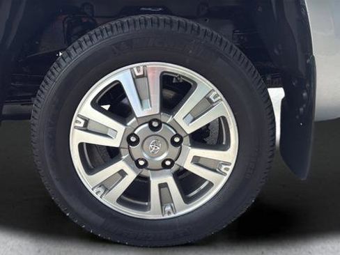 Used 2017 Toyota Tundra Platinum AWD/4WD image 27