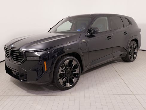 Used 2023 BMW XM w/ M Driver's Package AWD/4WD image 2