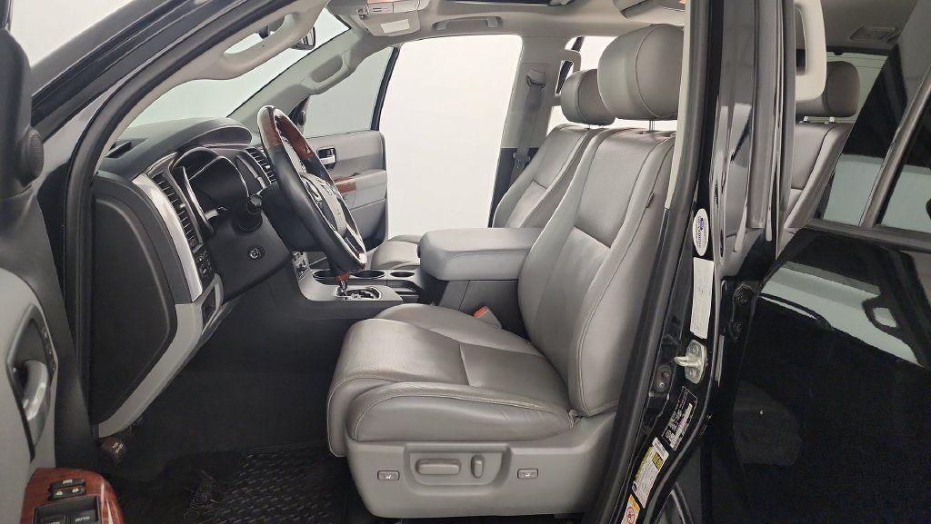 Used 2019 Toyota Sequoia Platinum AWD/4WD image 14
